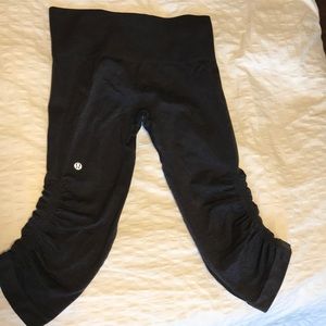 NWOT in the flow crops size 4